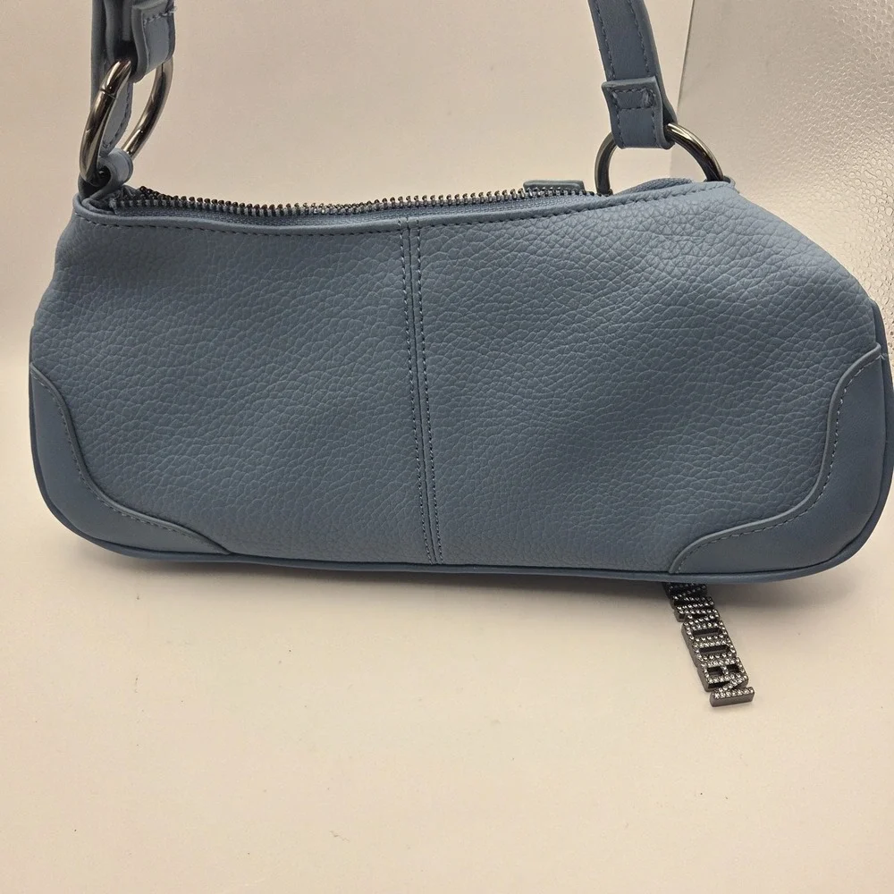 Steve Madden Blue Pebbled Vegan Leather Shoulder Bag Handbag Charms VTG